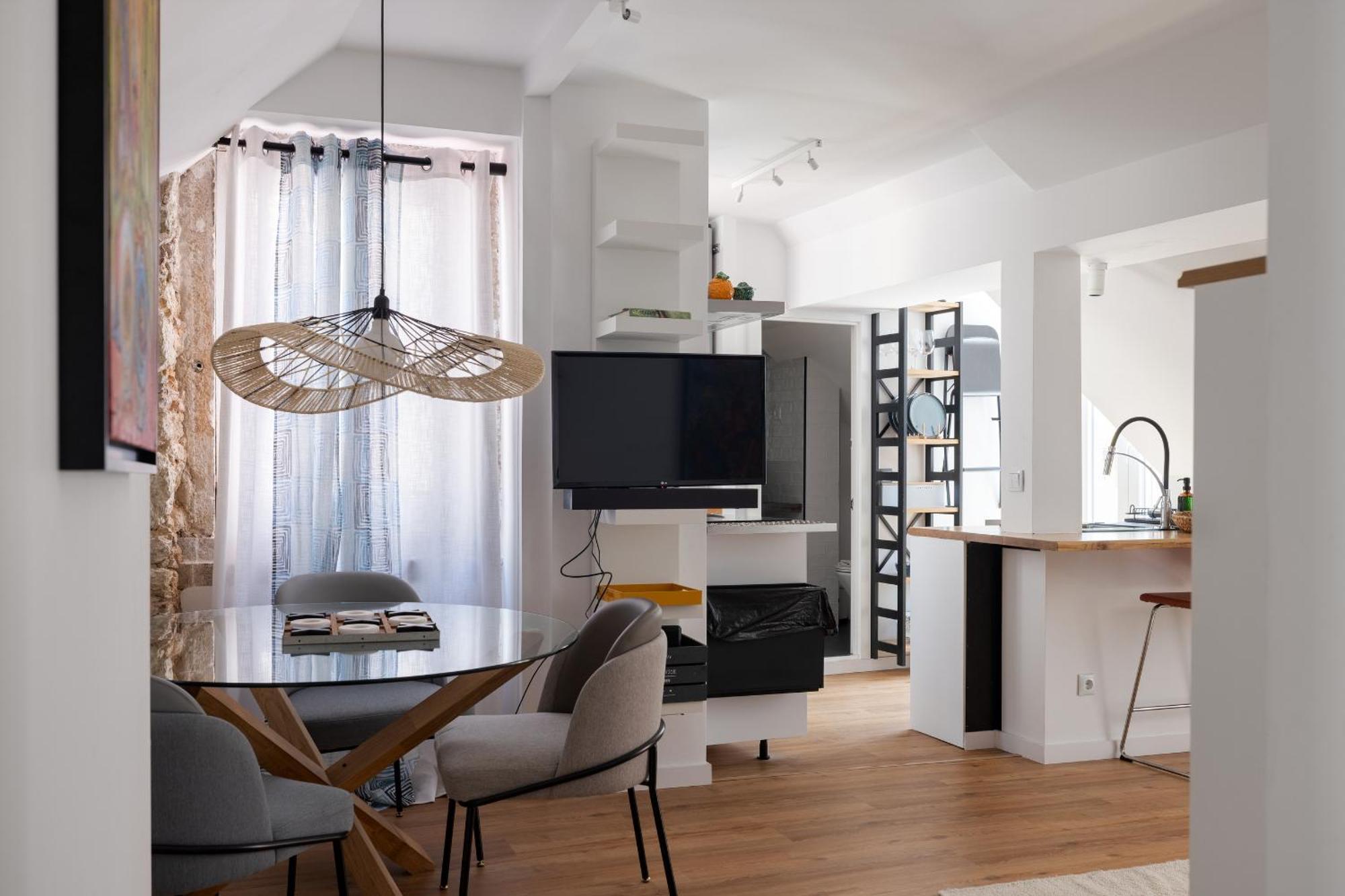 Historical Gem In Bairro Alto Apartment Lissabon