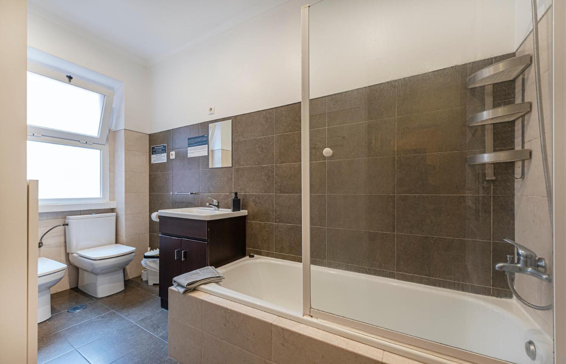 Houze_central Lisbon, 4 Flat W/ Zoo View * Lisbon