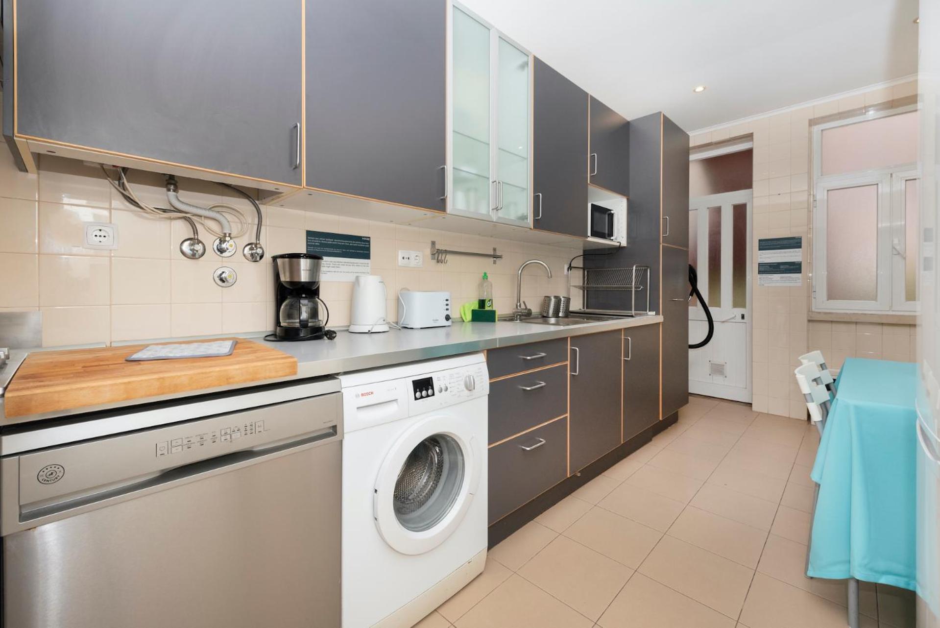 Apartment Houze_central Lisbon, 4 Flat W/ Zoo View