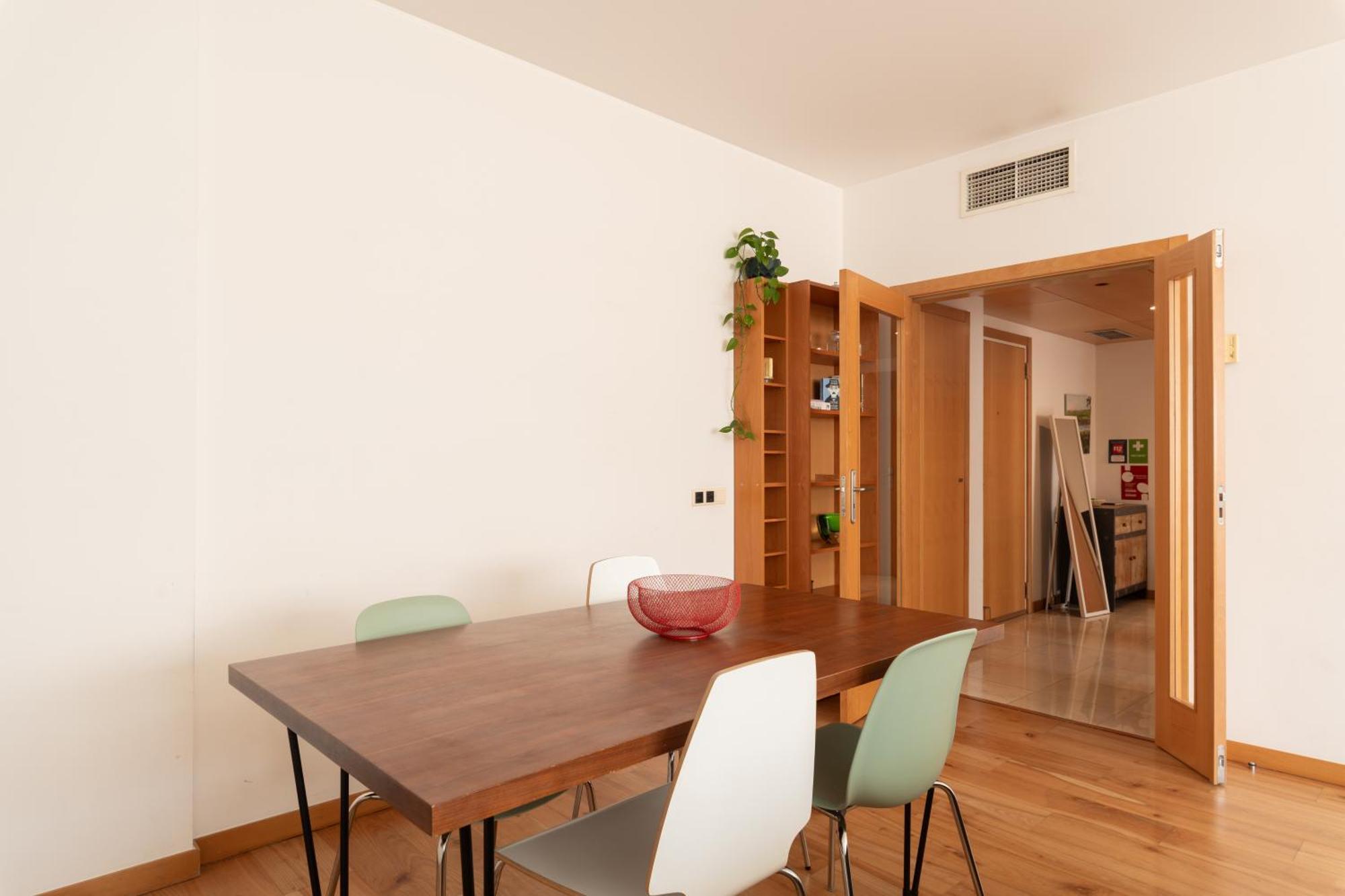 Modern In Parque Nacoes Appartement