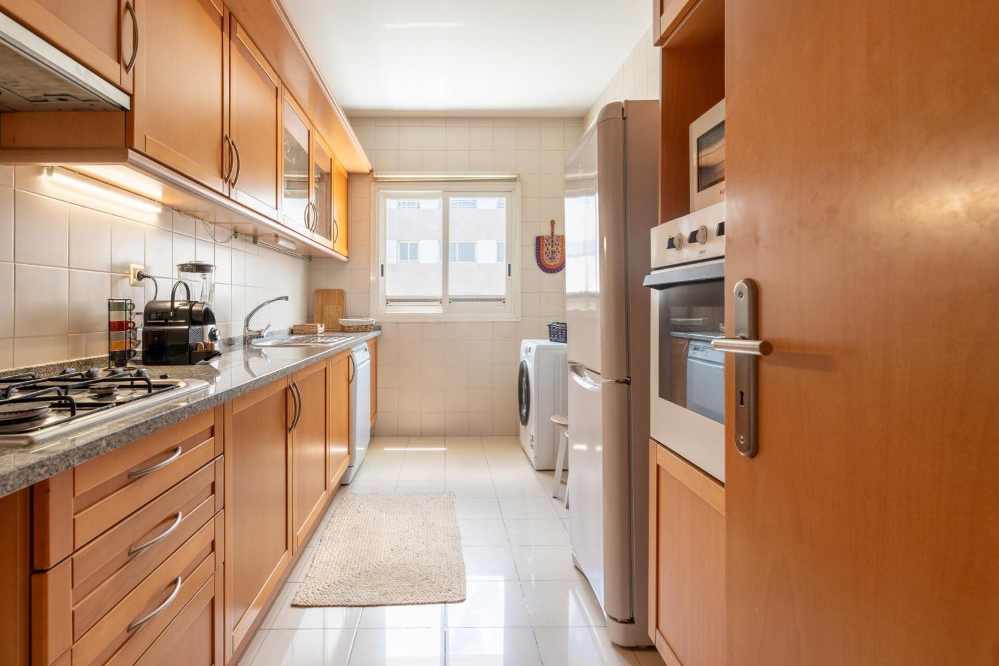 Modern In Parque Nacoes Appartement
