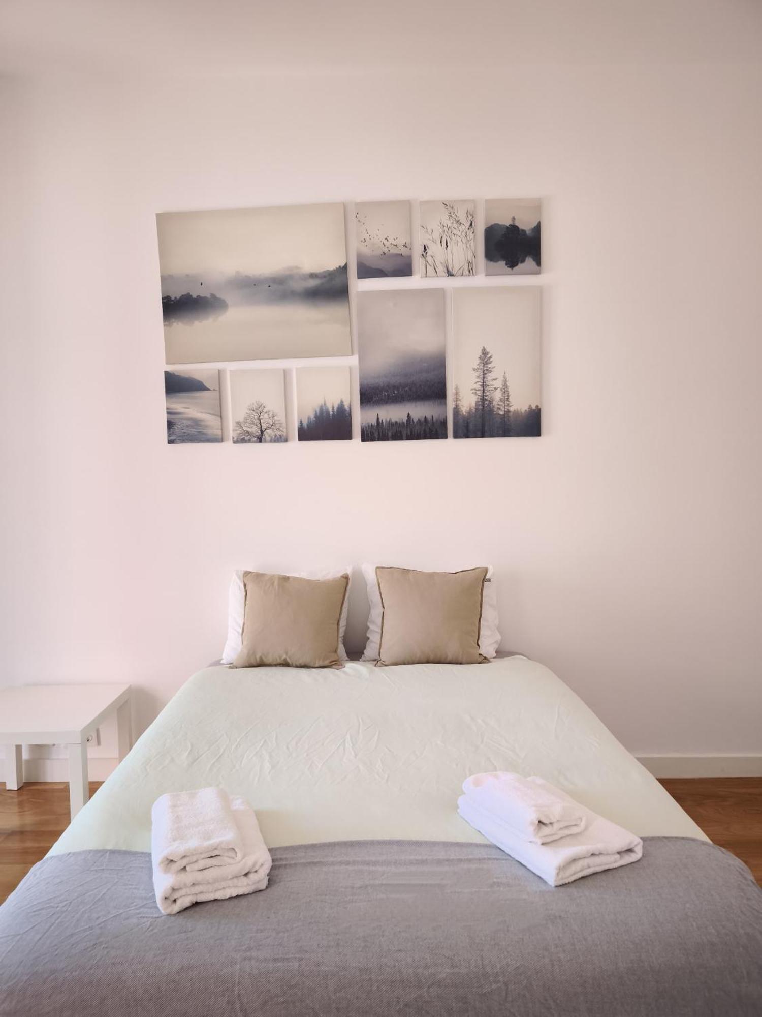 Appartement With Three Bedroom In Historic Largo Do Carmo Lissabon