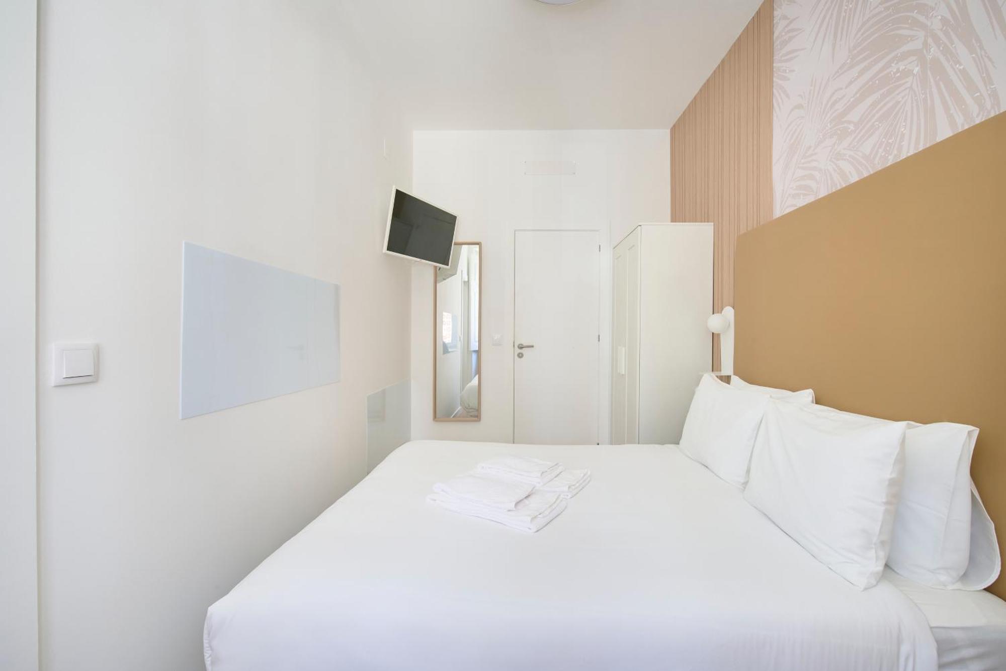 Hostel Brand New Anjos