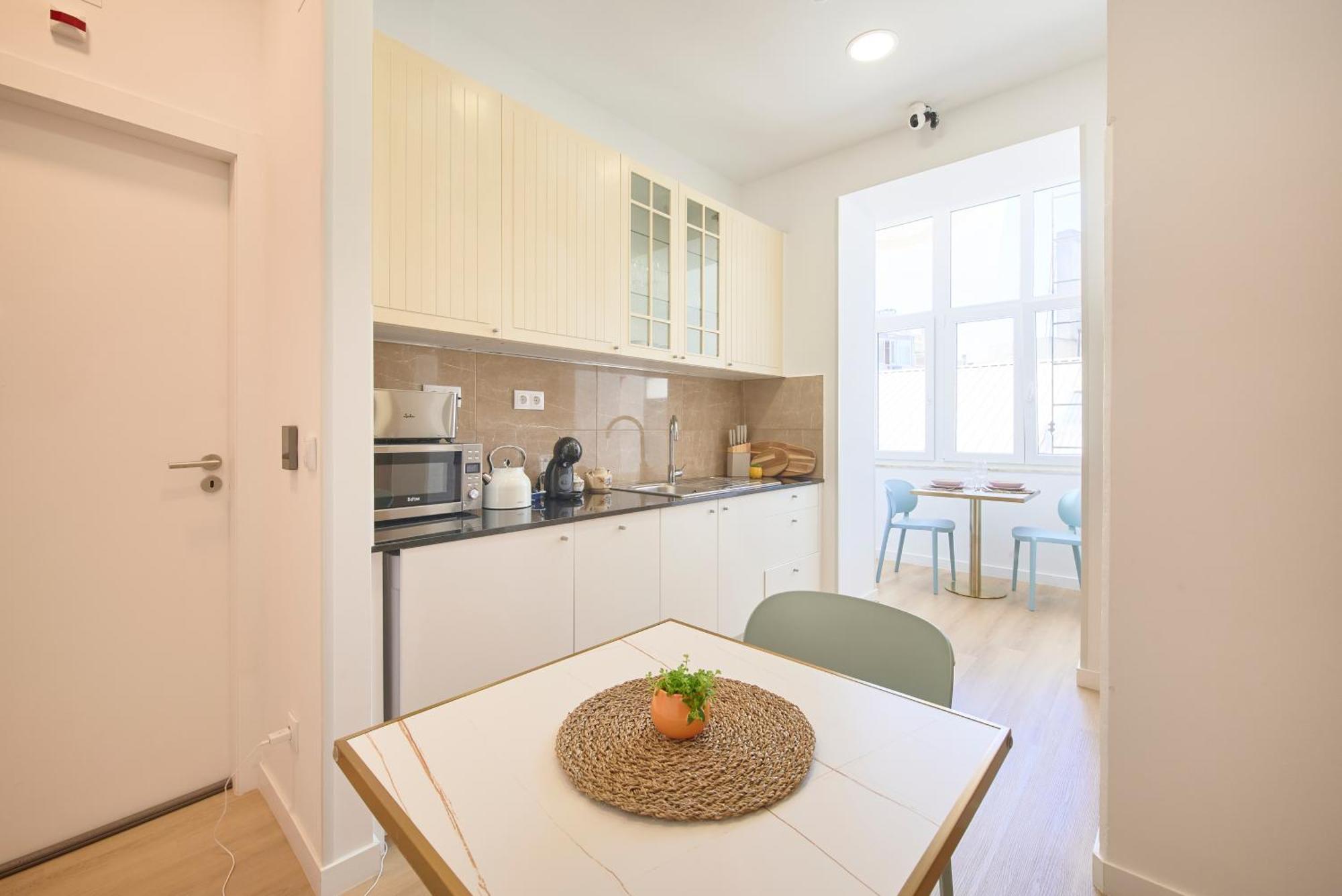 Brand New Anjos Hostel *