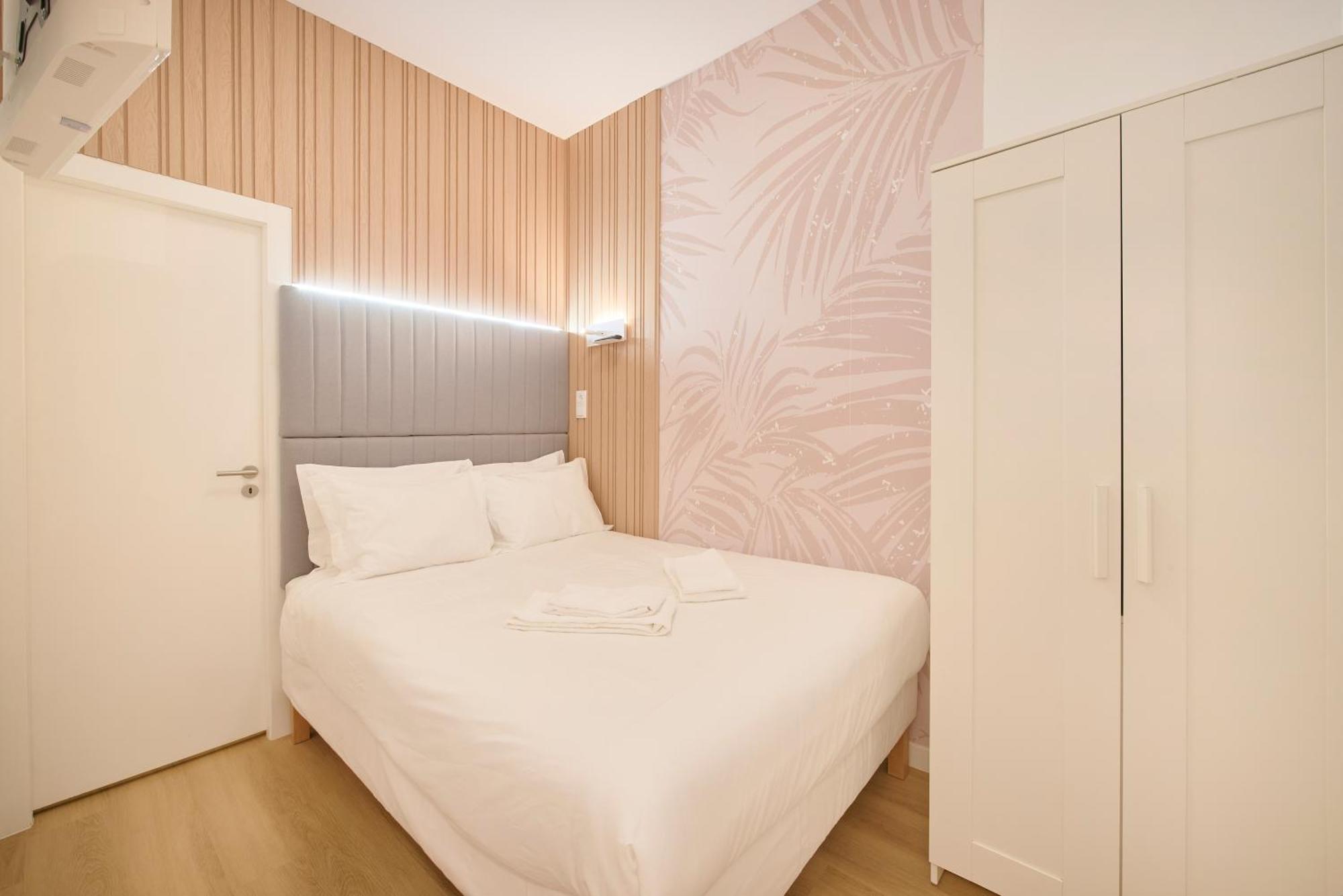 Hostel Brand New Anjos