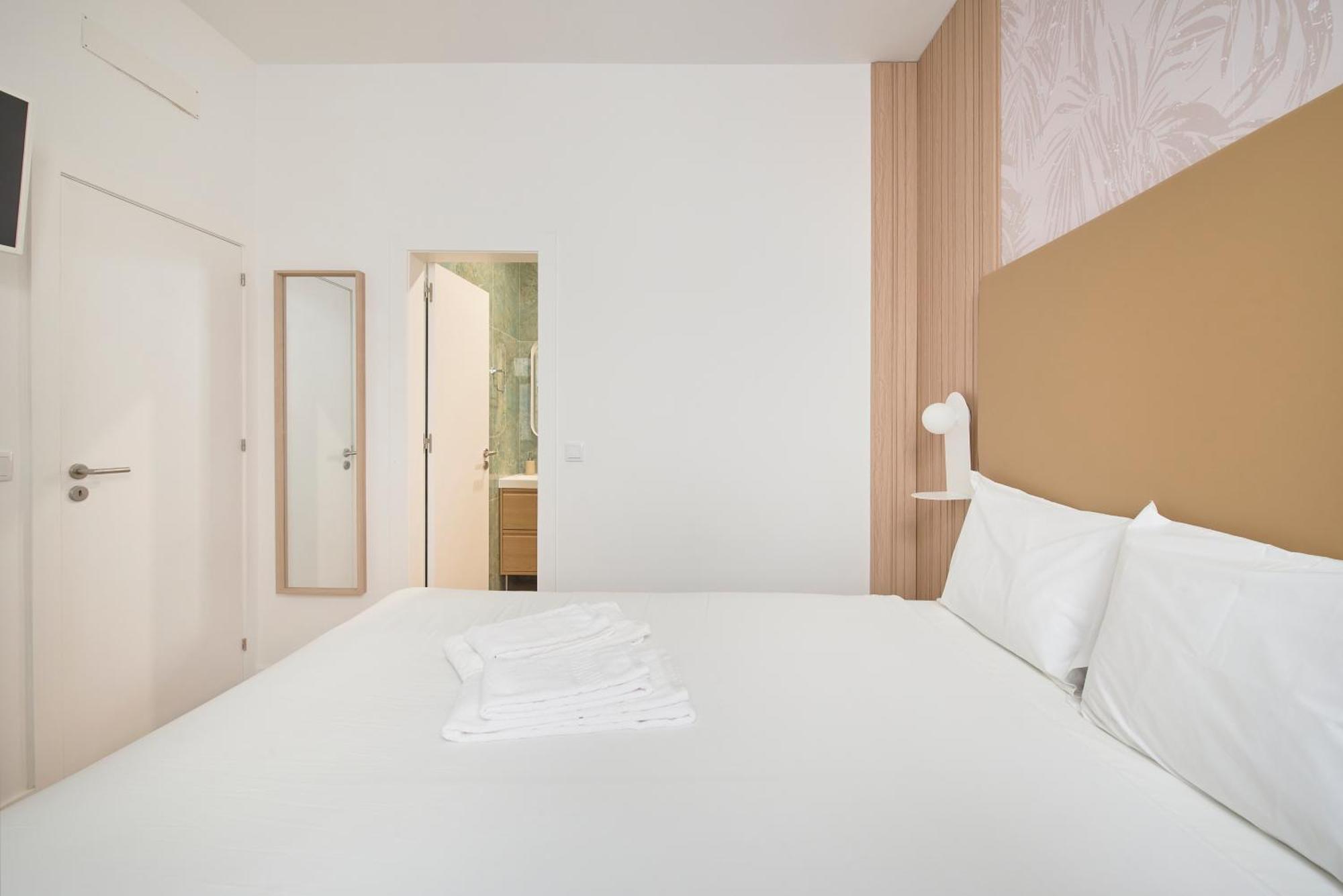 Brand New Anjos Hostel *