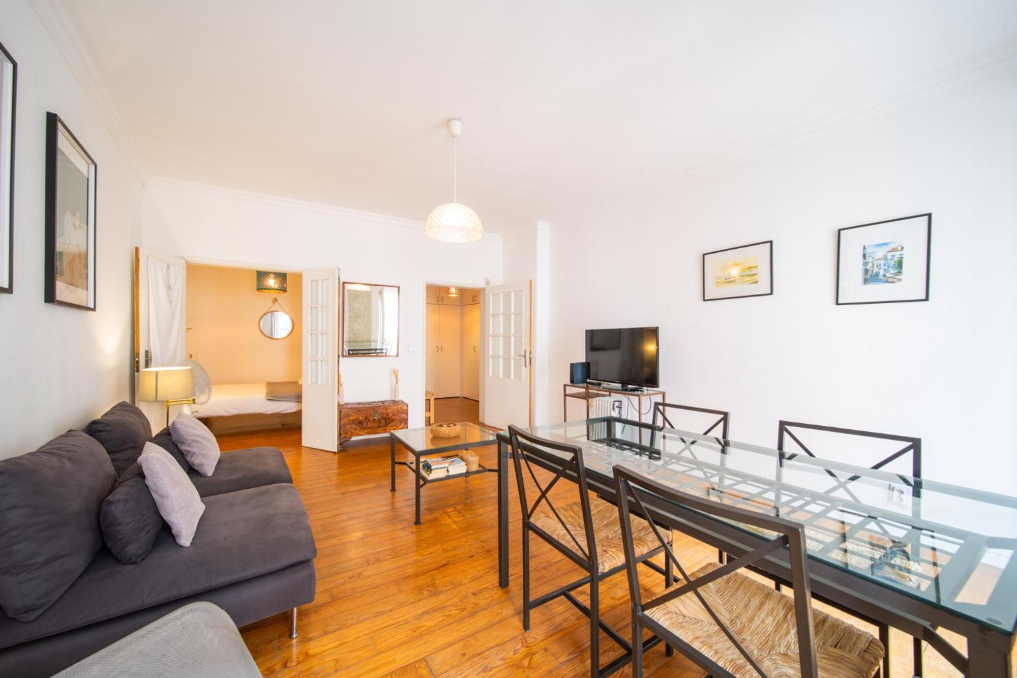 Spacious 2 Bedroom With Large Living Appartement