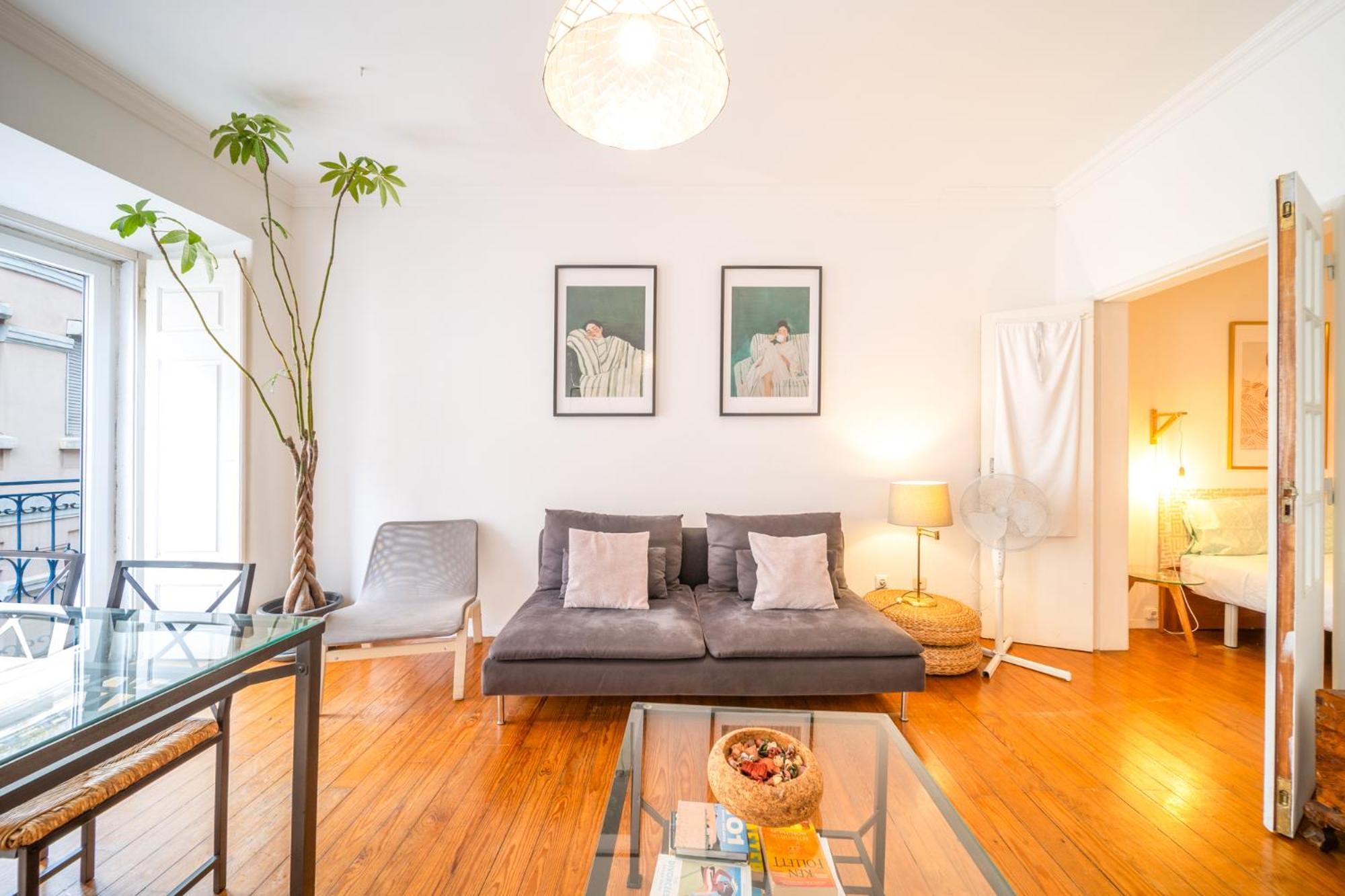 Appartement Spacious 2 Bedroom With Large Living *
