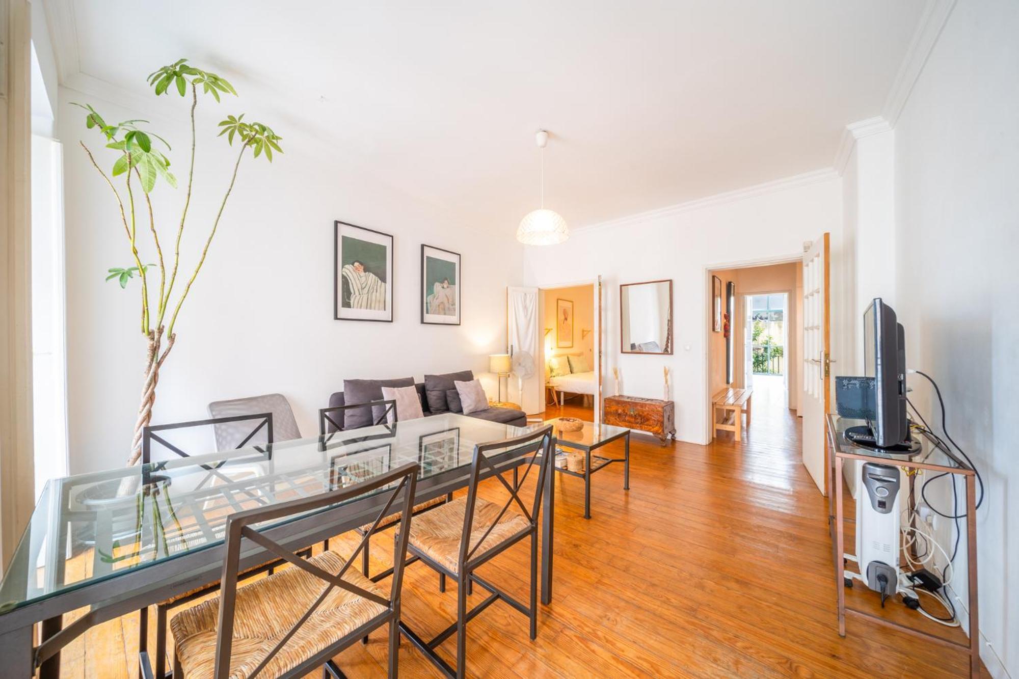 Spacious 2 Bedroom With Large Living Appartement