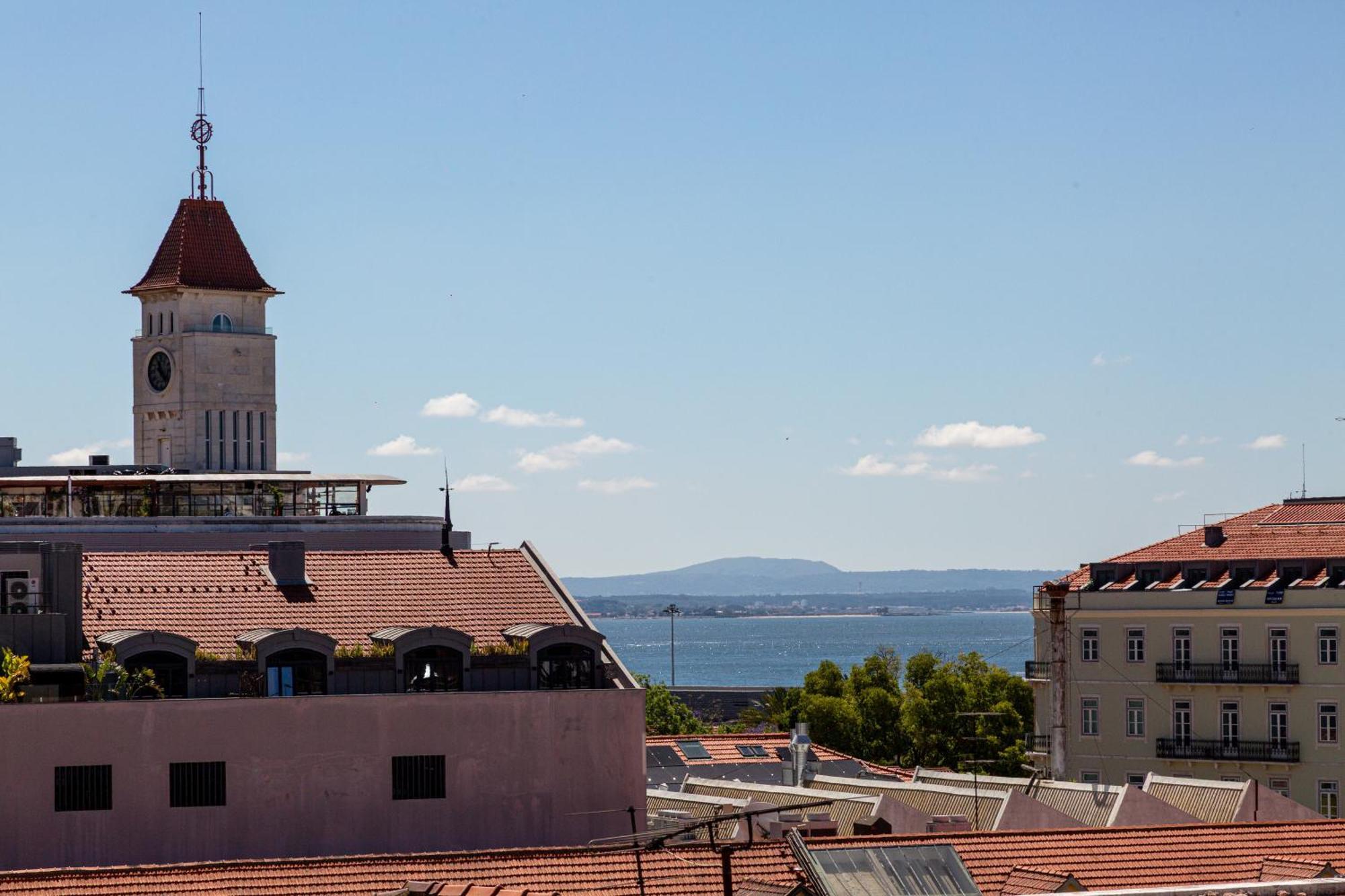 Joivy Modern Flat With River View Near Bica Elevator Appartement Lissabon