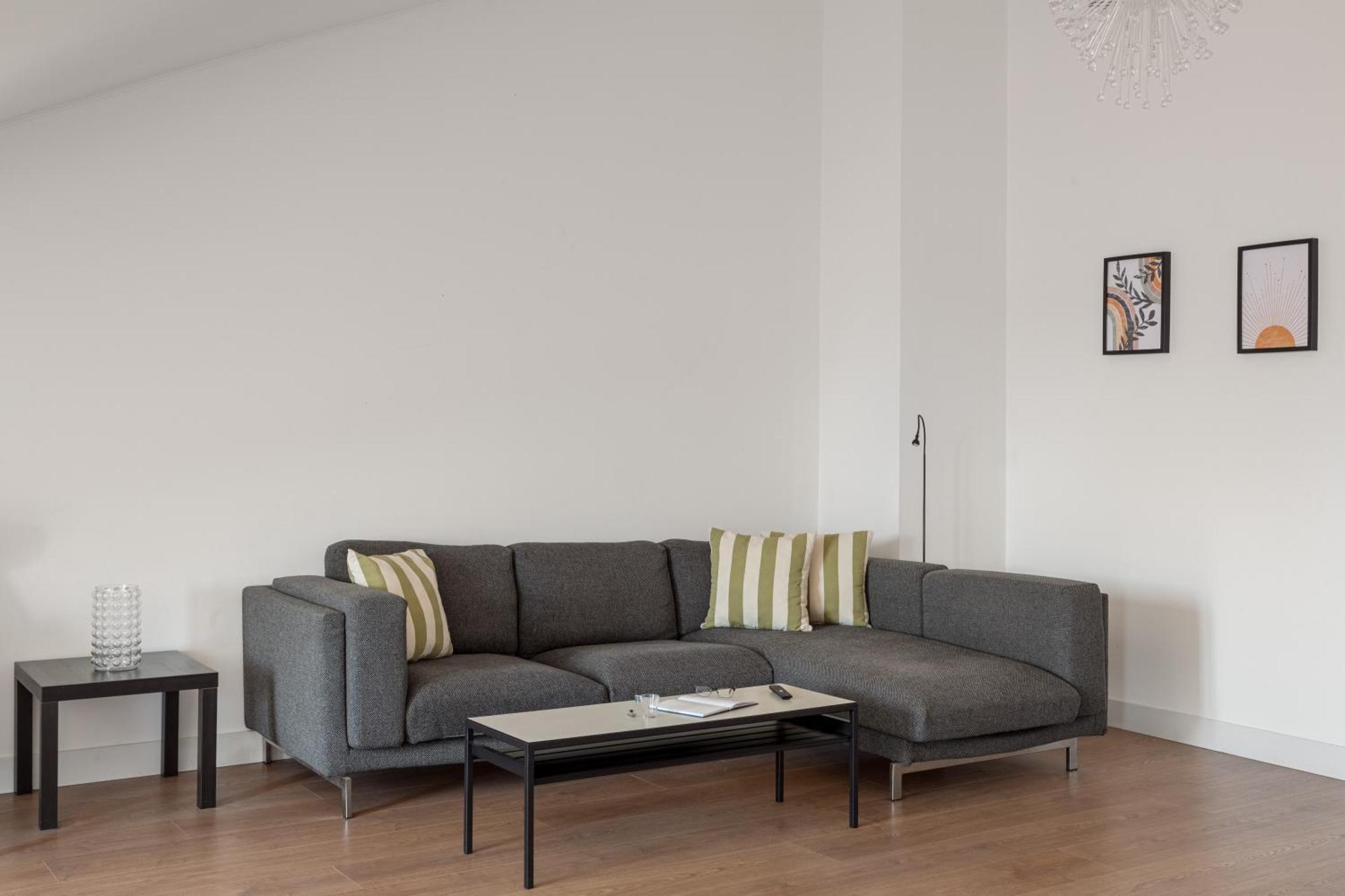 Joivy Modern Flat With River View Near Bica Elevator Lissabon
