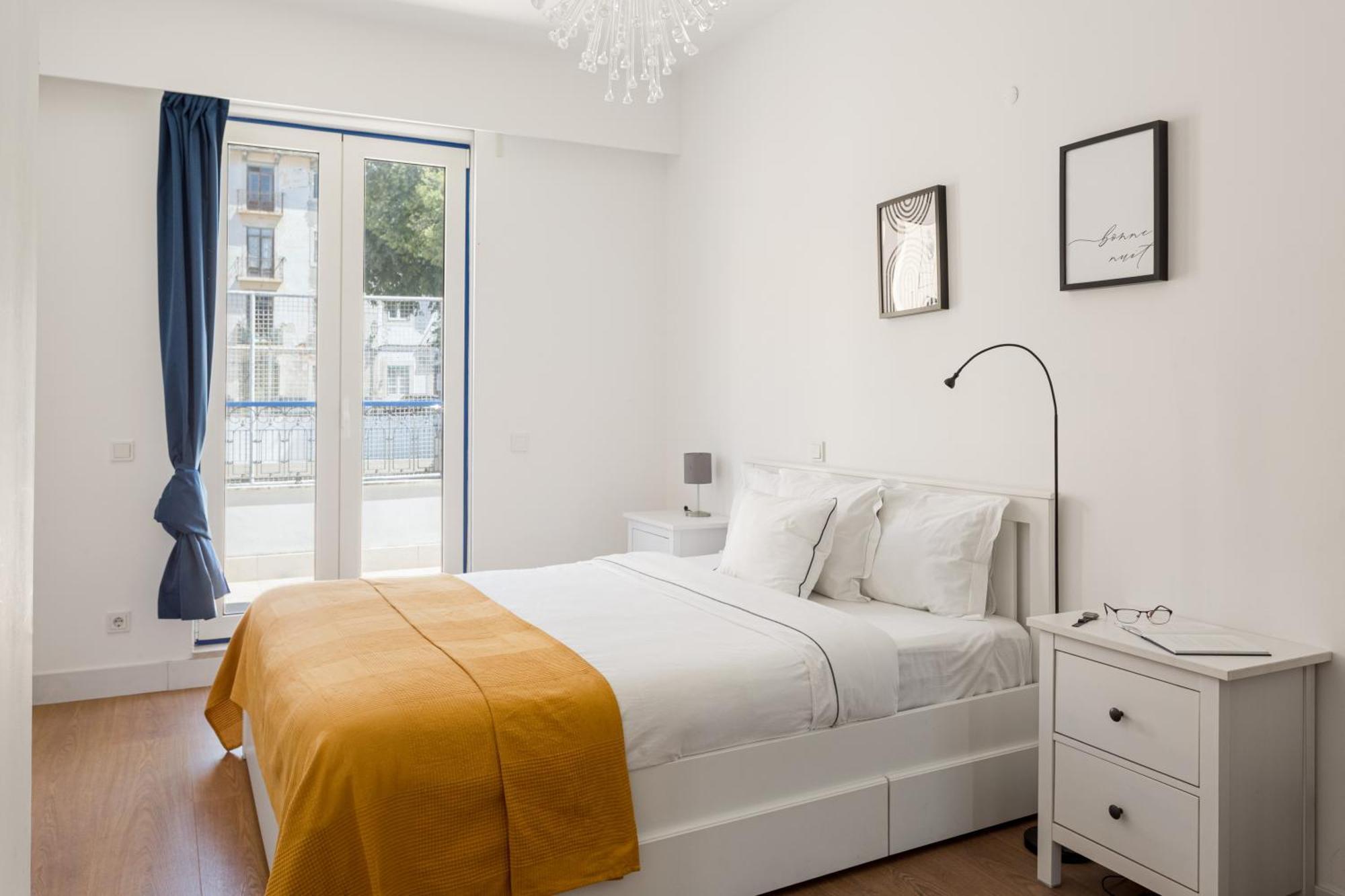 Joivy Modern Flat With River View Near Bica Elevator Appartement