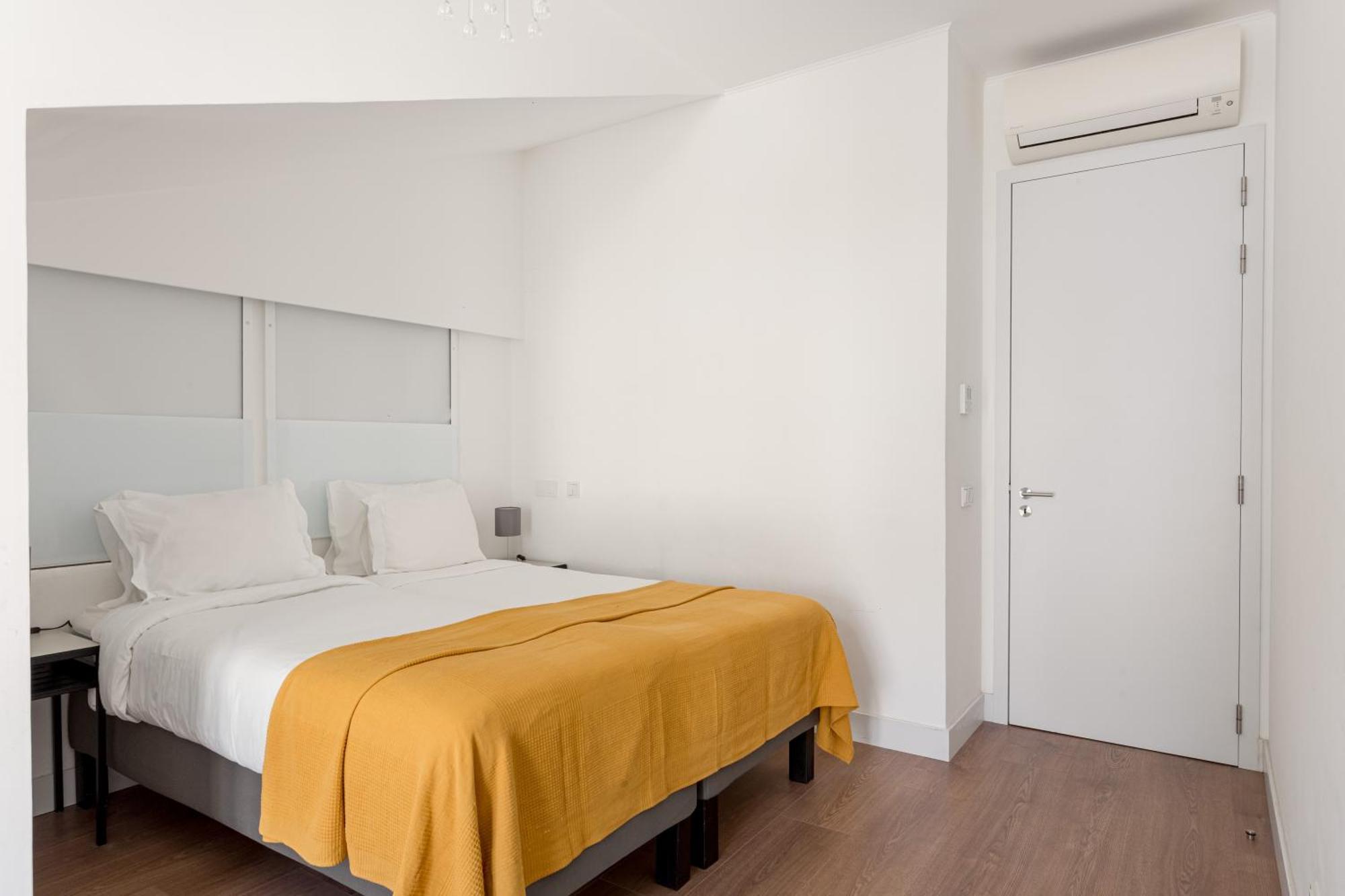 Joivy Modern Flat With River View Near Bica Elevator Appartement Lissabon