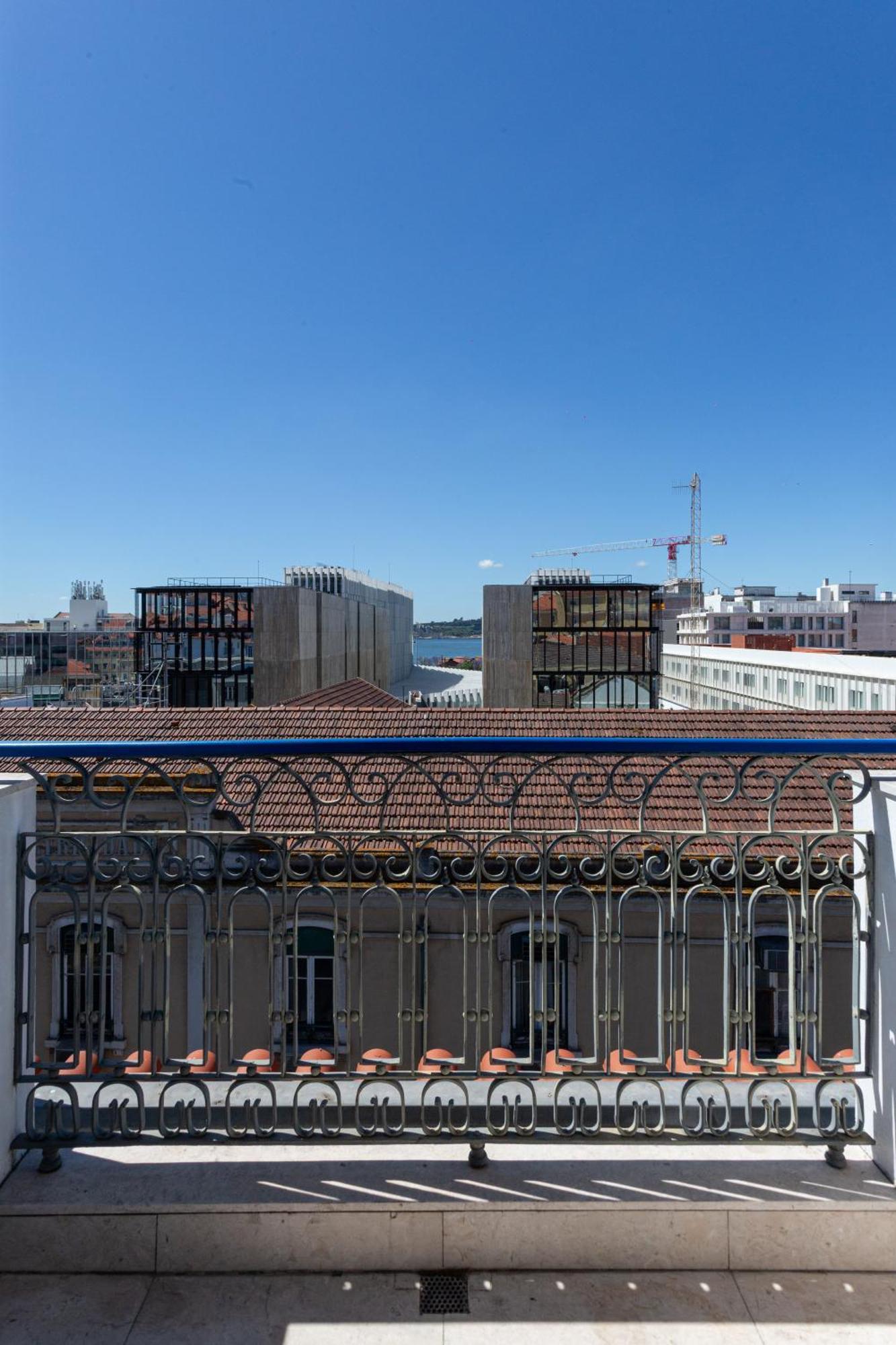 Joivy Modern Flat With River View Near Bica Elevator Lissabon