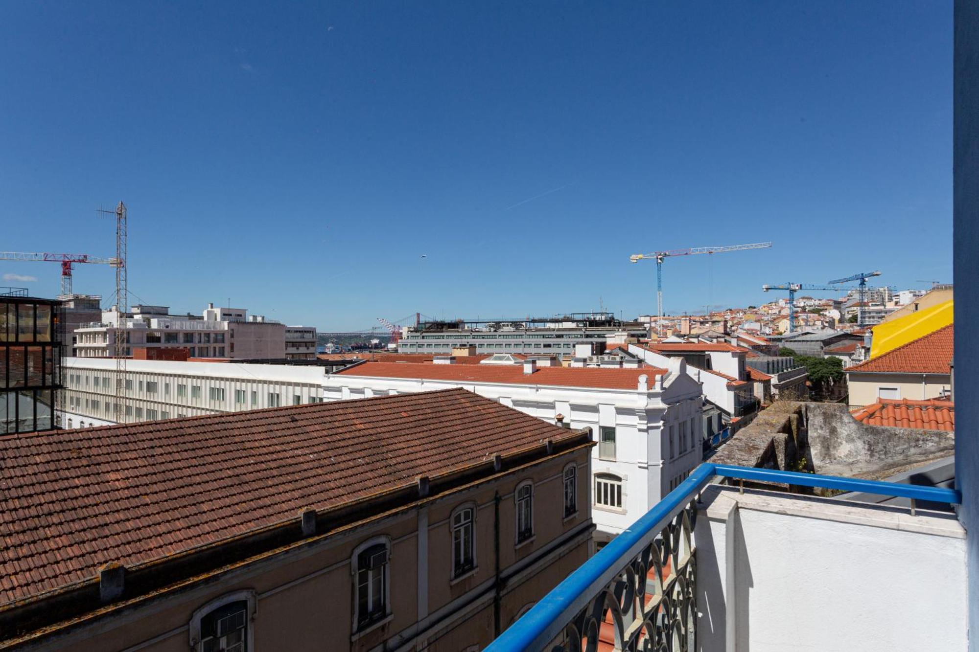 Joivy Modern Flat With River View Near Bica Elevator * Lissabon