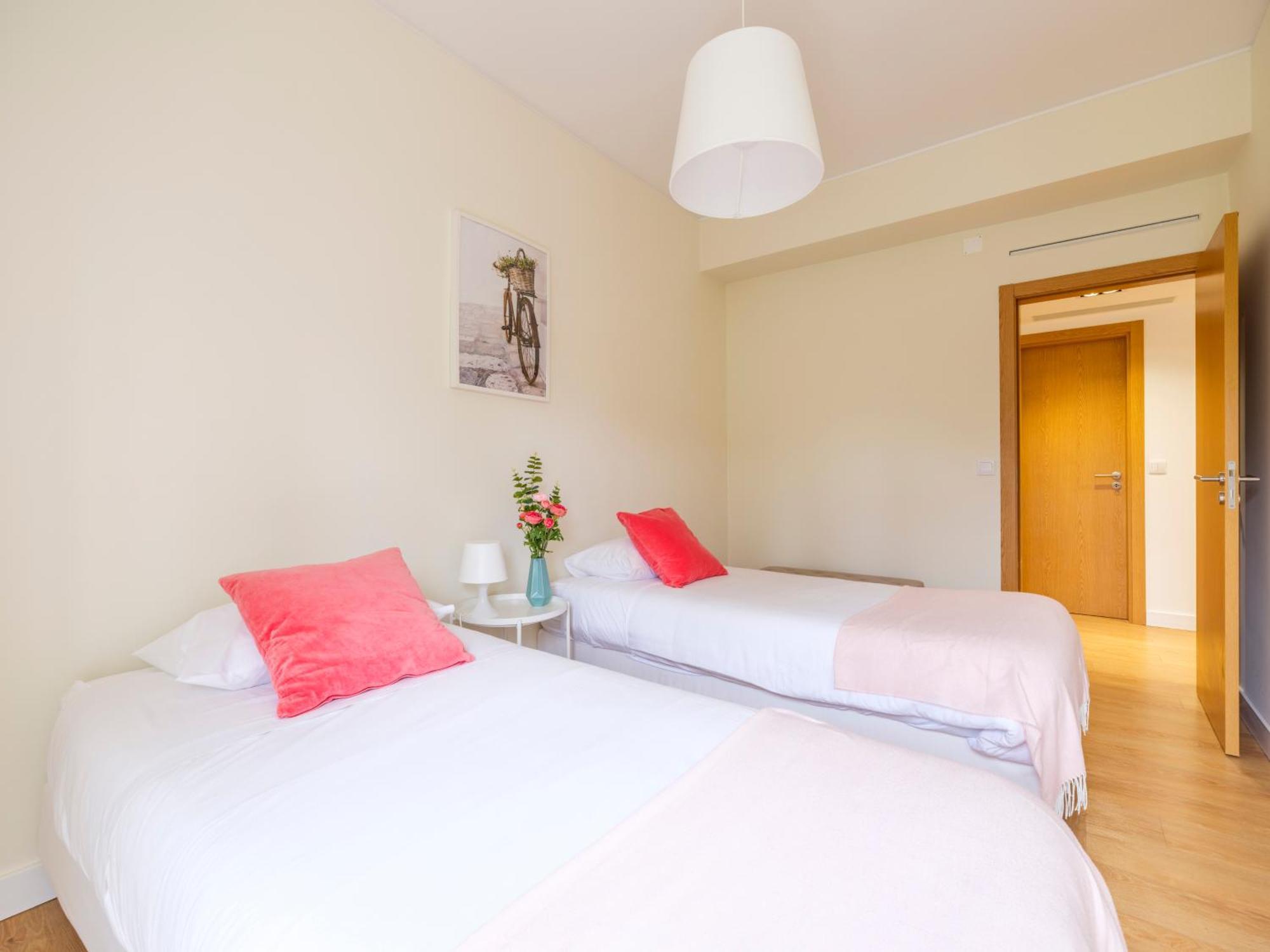 Appartement Olivais Spacious Near Airport *