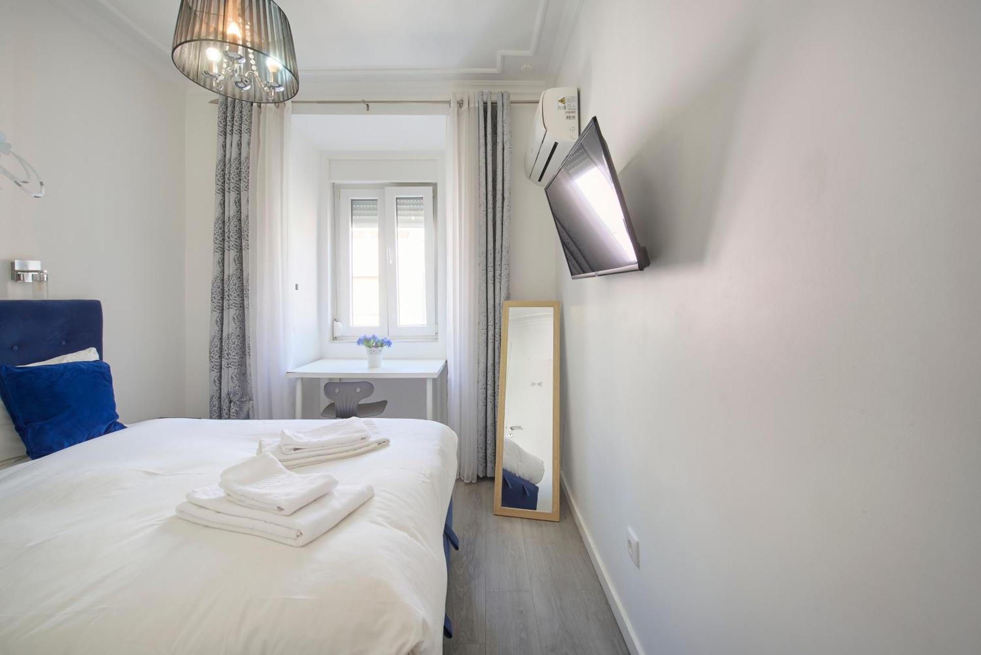 Apartment New 3 Bedroom Flat With River On Sight @alameda *
