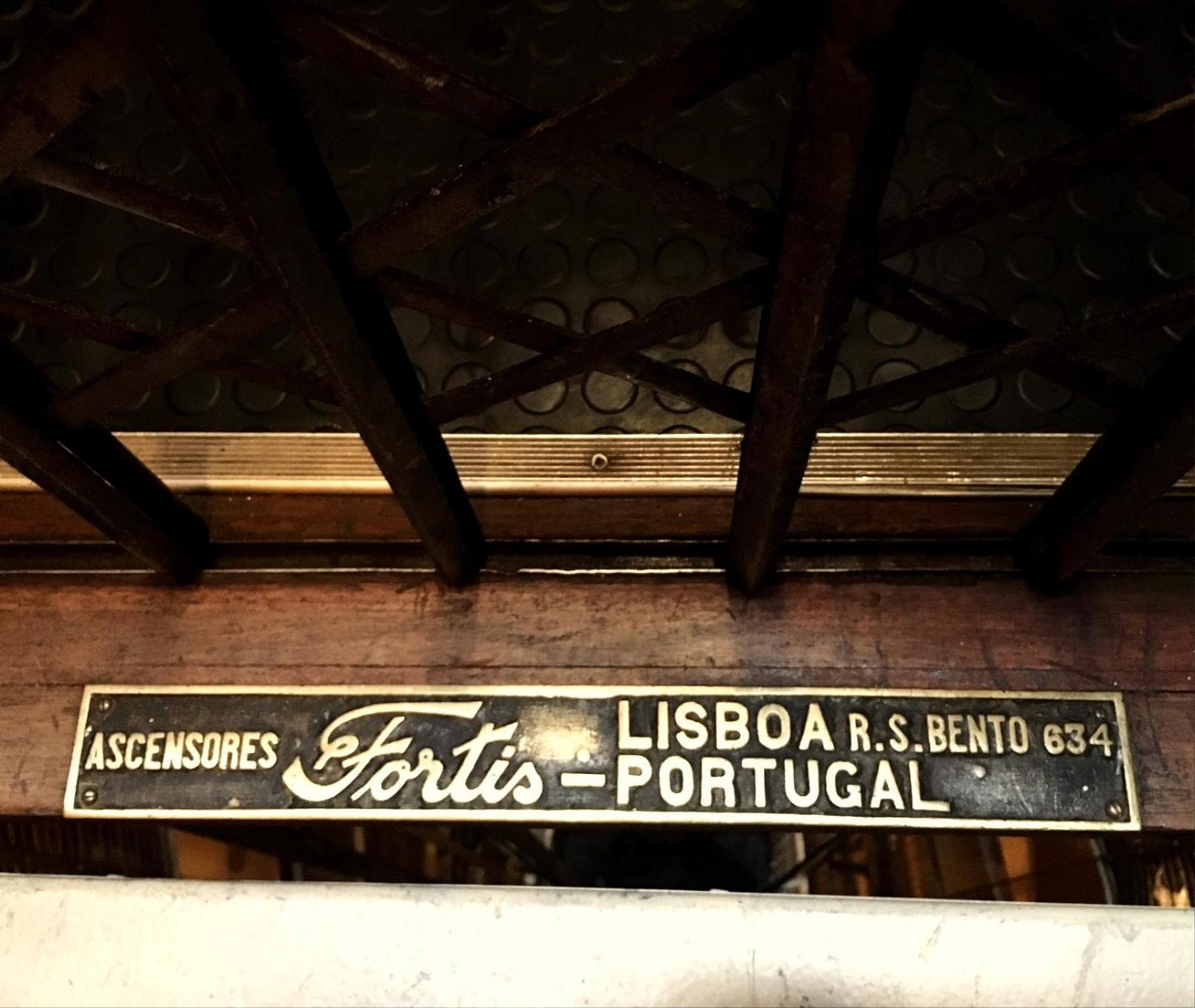 That Place For U - Vintage Lisboa