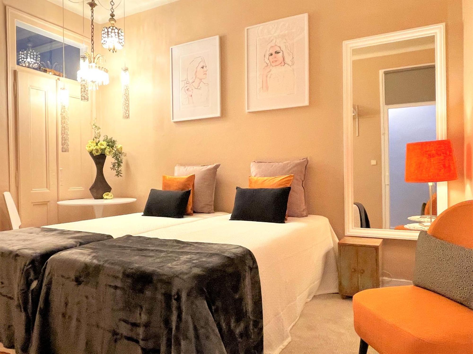 Mc Warm Romantic 3br2ba @ Trendy Principe Real * Lissabon