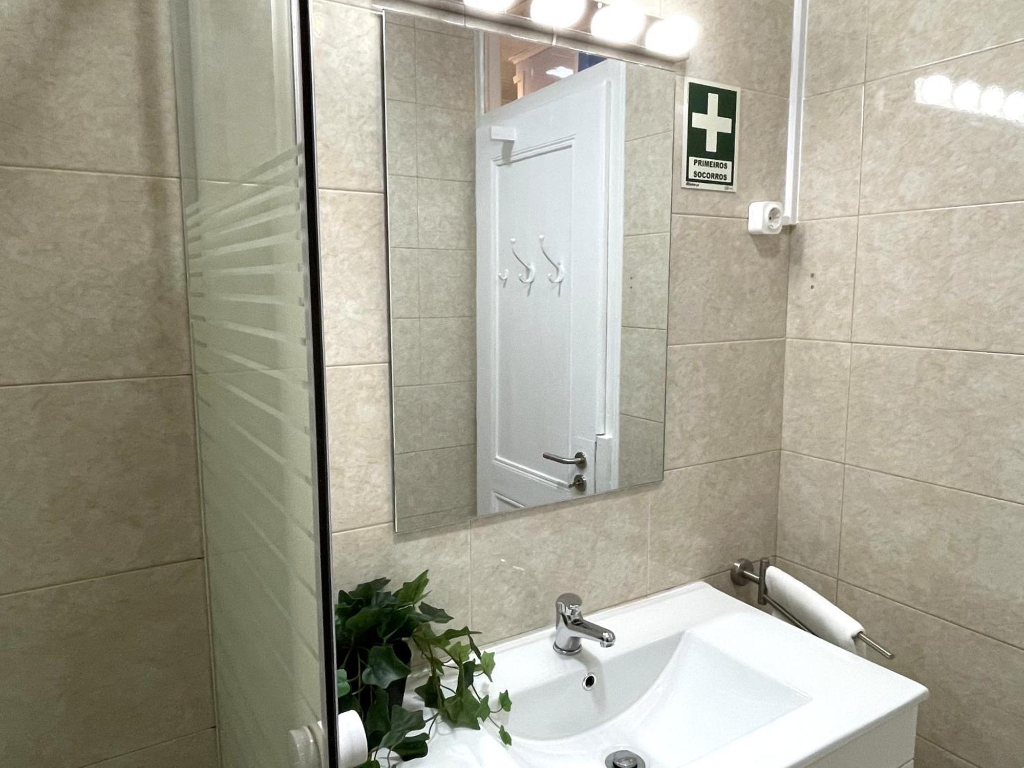 Mc Warm Romantic 3br2ba @ Trendy Principe Real Lissabon
