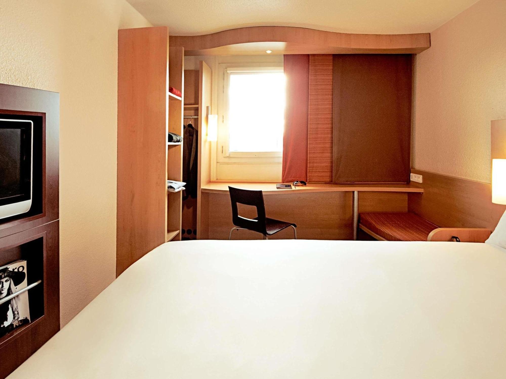 Hotel Ibis Jose Malhoa 2*