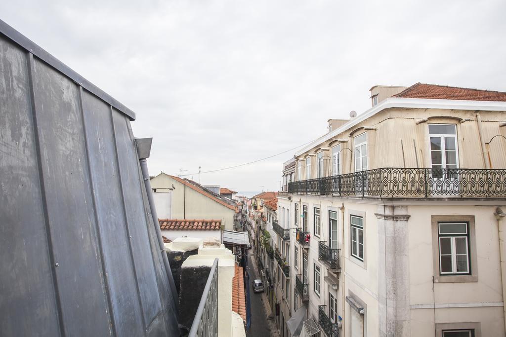 Mezzanine With A View In Bairro Alto Appartement