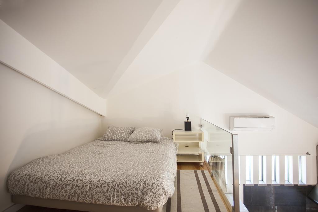 Mezzanine With A View In Bairro Alto Appartement