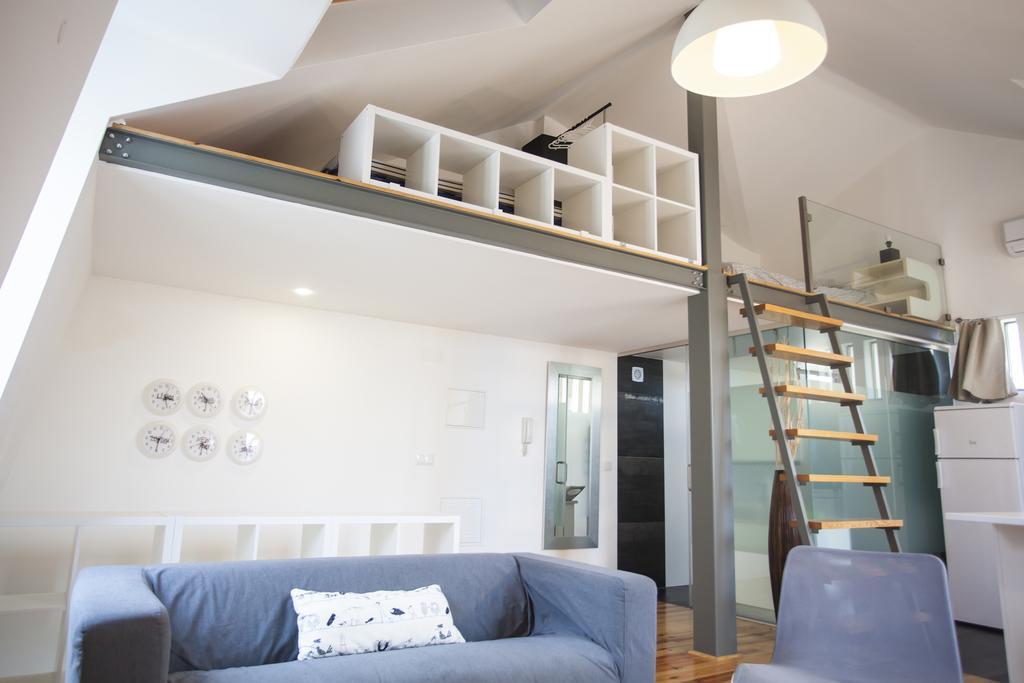 Mezzanine With A View In Bairro Alto Appartement Lisboa