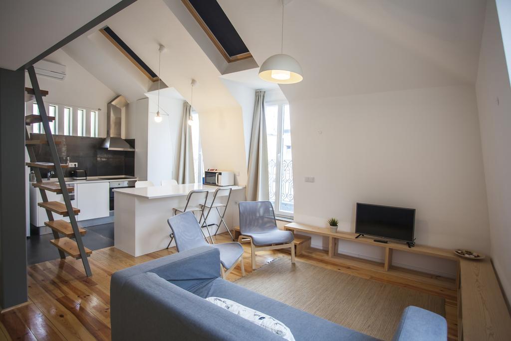 Appartement Mezzanine With A View In Bairro Alto *