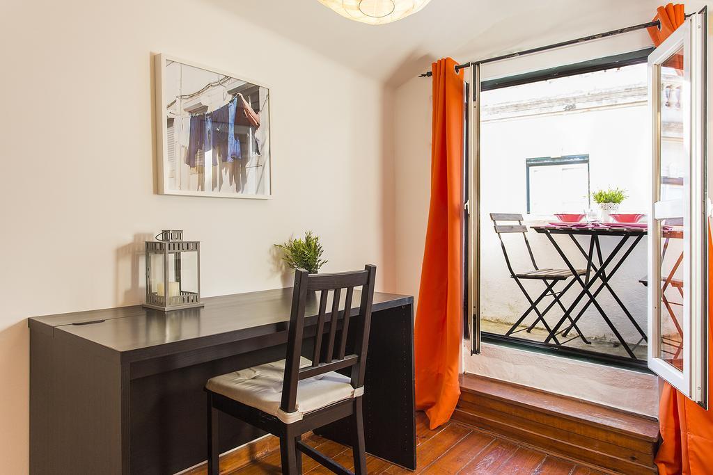 Flh Bairro Alto Low Cost Rooftop Apartment Lissabon