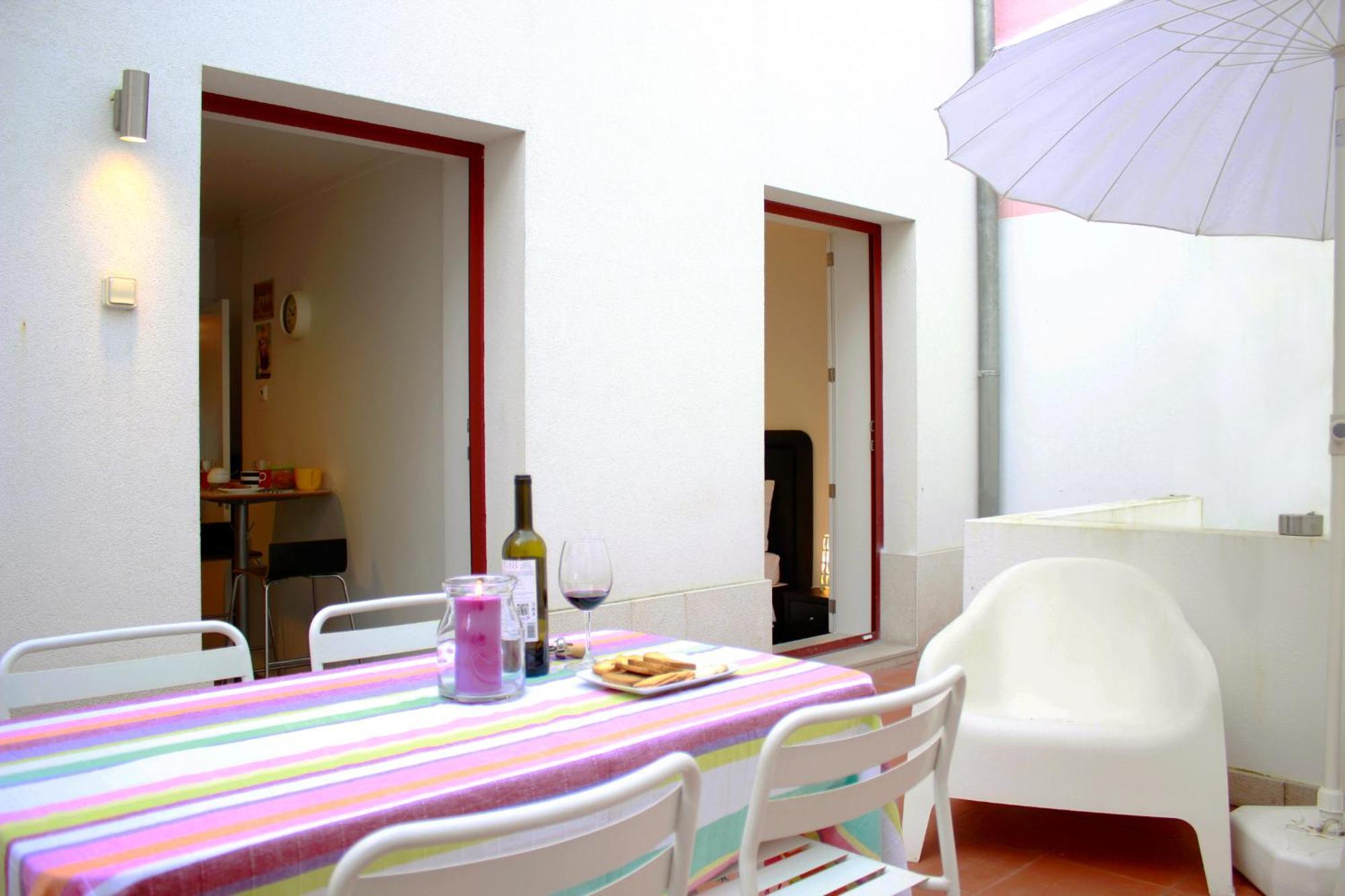 Altido Modern 1-bed With Terrace, Moments From São Bento Palace Apartamento