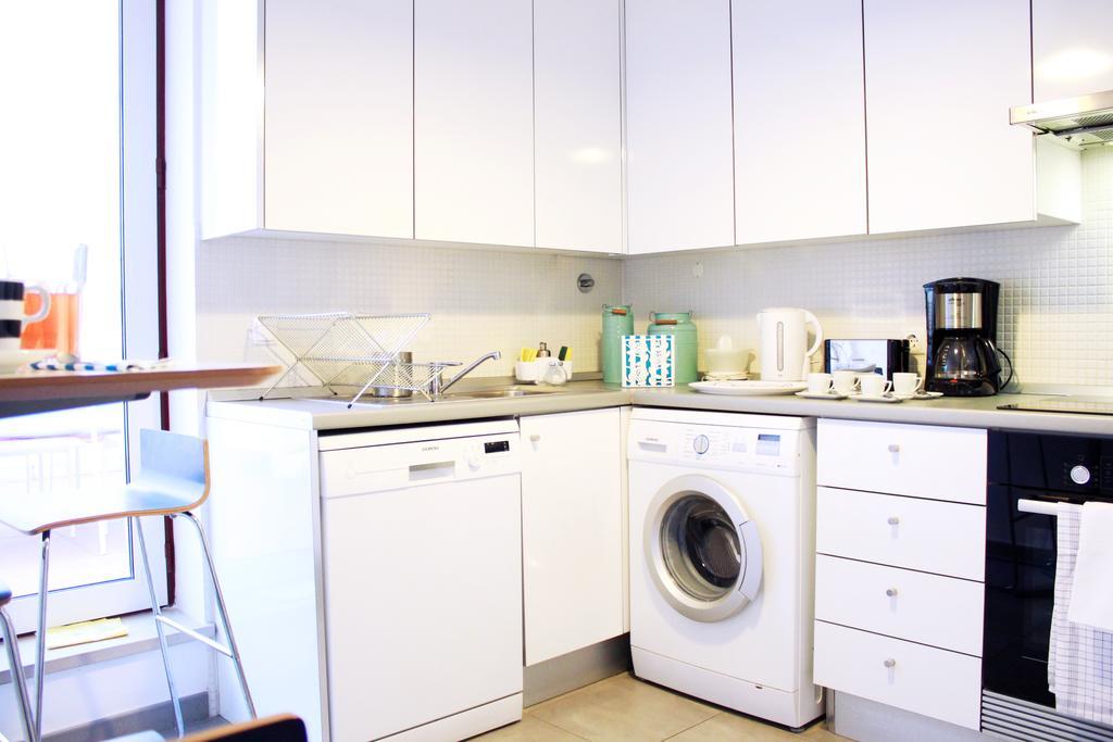 Altido Modern 1-bed With Terrace, Moments From São Bento Palace Apartamento Lisboa