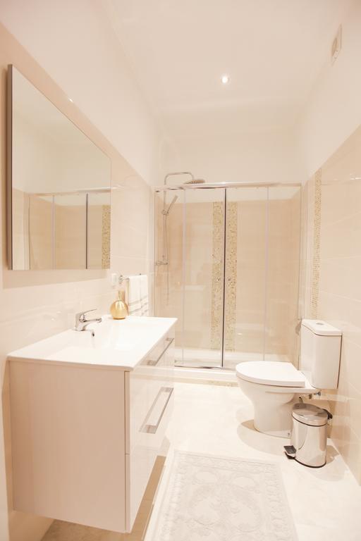 Glamorous Park Ed Vii Apartment