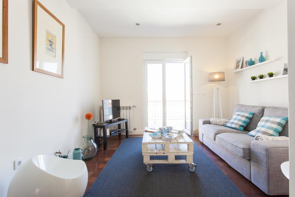 Joivy Joyful 2br With Terrace Nearby Sao Bento Palace Lissabon