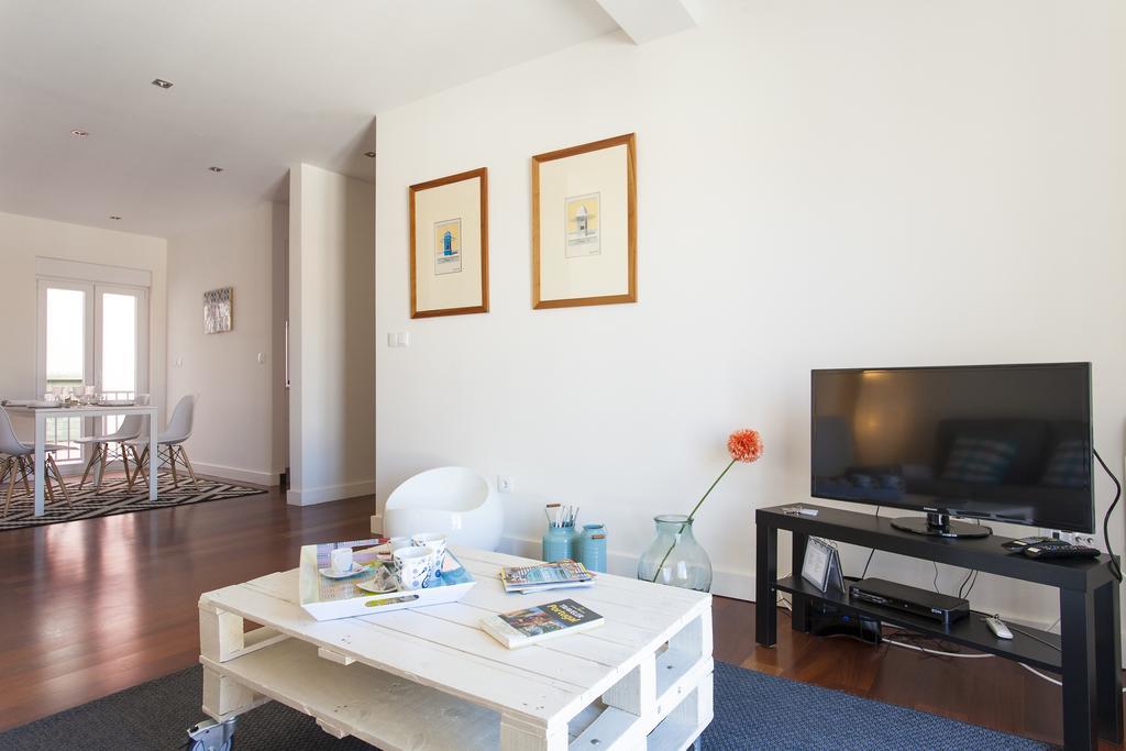 Joivy Joyful 2br With Terrace Nearby Sao Bento Palace * Lissabon