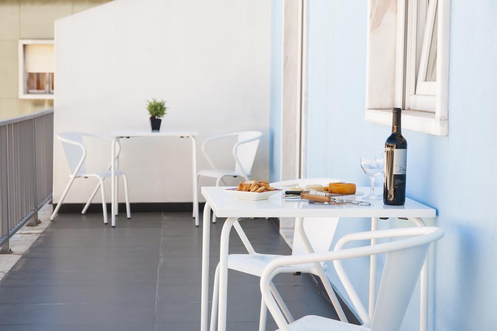Joivy Joyful 2br With Terrace Nearby Sao Bento Palace * Lissabon