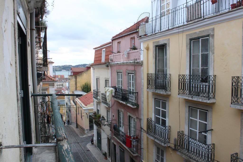 The Blue House - As Portuguesas * Lisbon