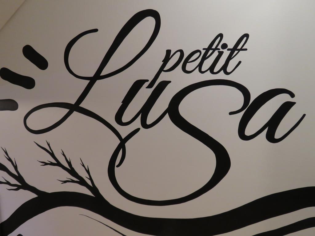 Gasthuis House Petit Lusa Lissabon