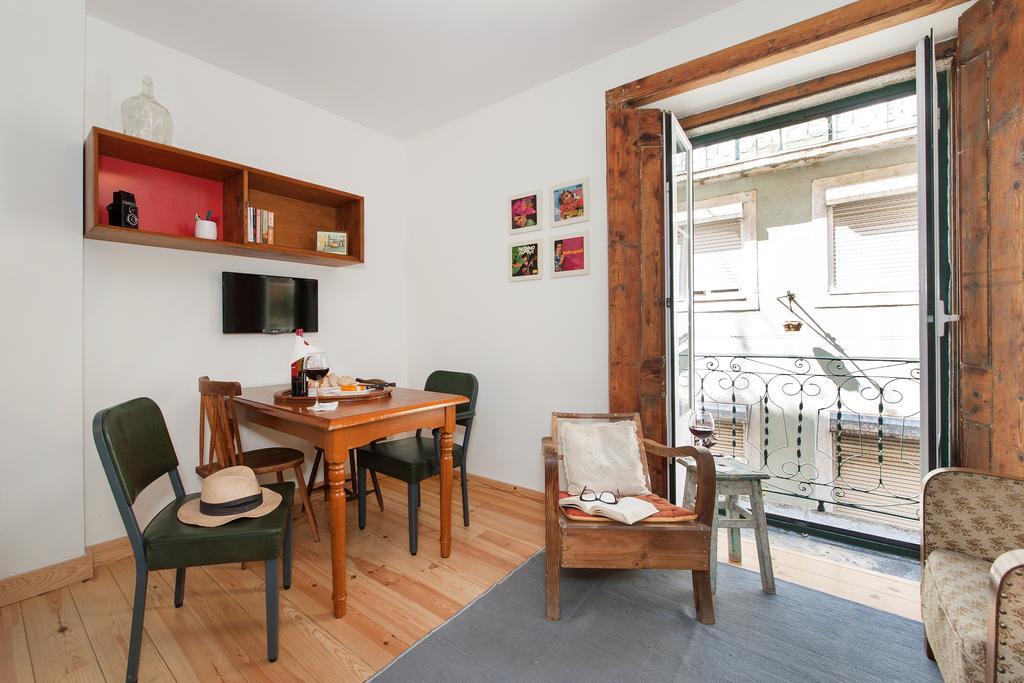 In Historical Apartment Lissabon