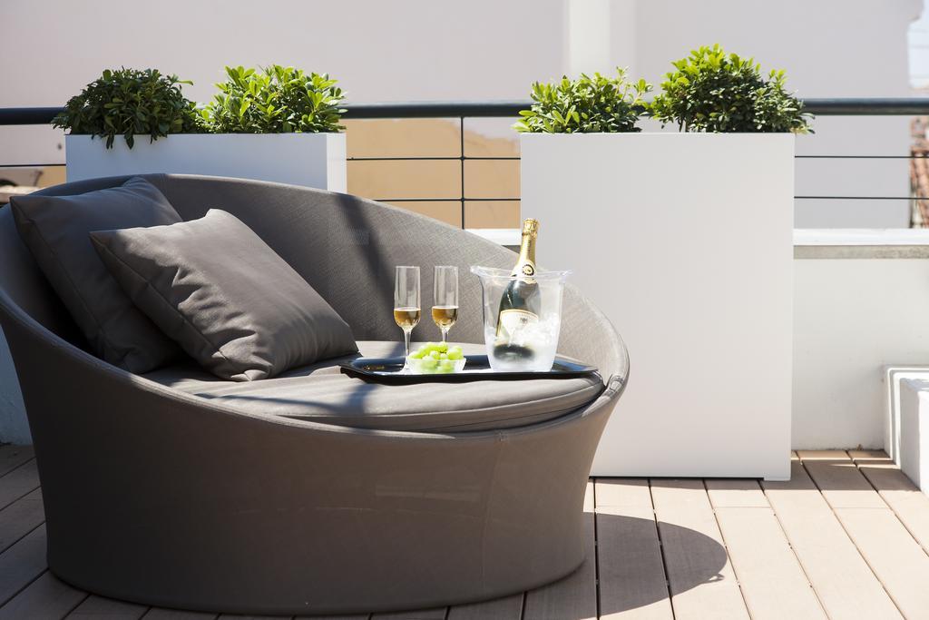 Joivy Lux And Spacious 1br With Huge Terrace, 5mins To Academy Of Sciences Appartement Lissabon