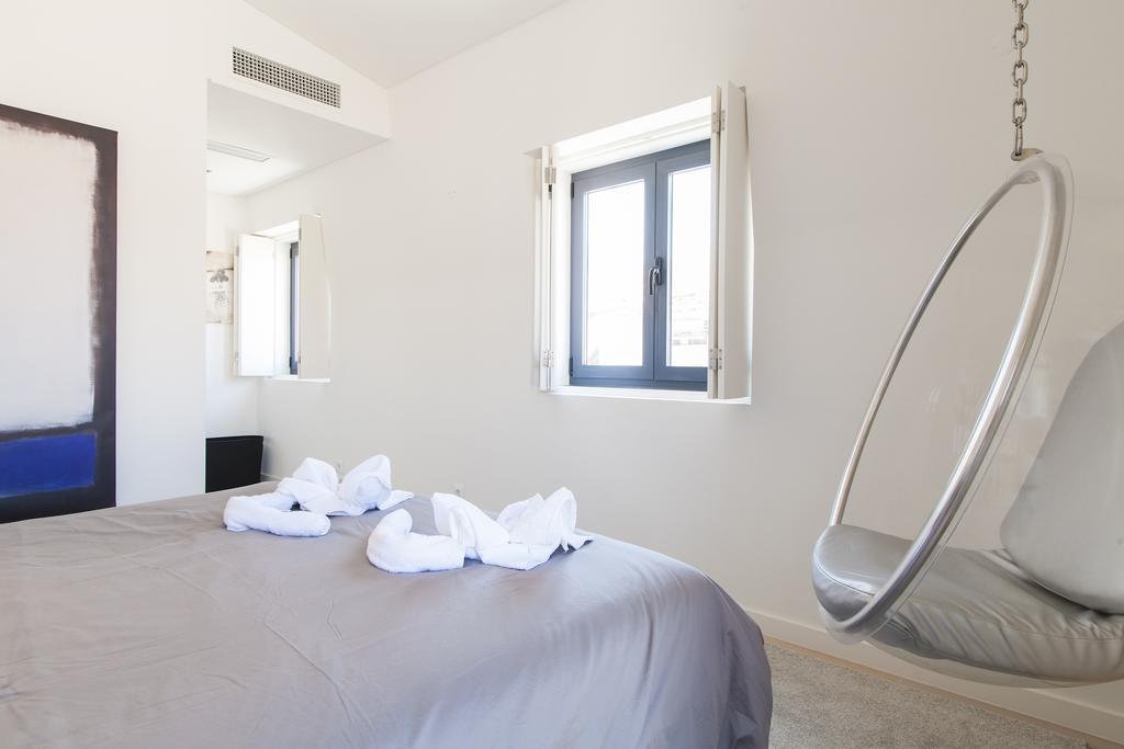 Joivy Lux And Spacious 1br With Huge Terrace, 5mins To Academy Of Sciences Lissabon