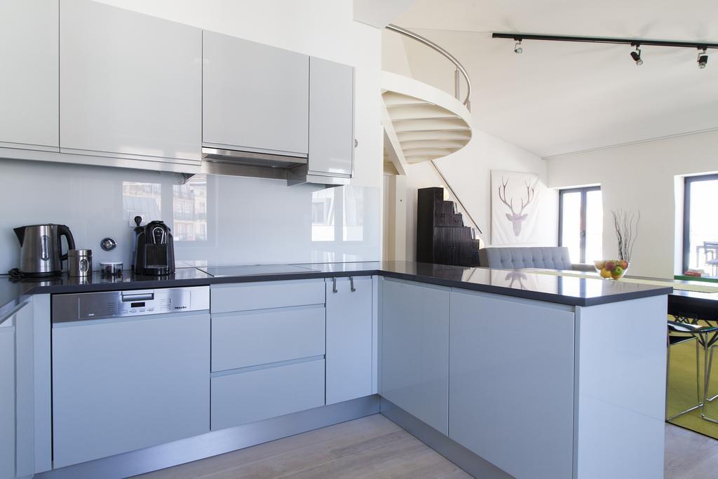 Joivy Lux And Spacious 1br With Huge Terrace, 5mins To Academy Of Sciences Lissabon
