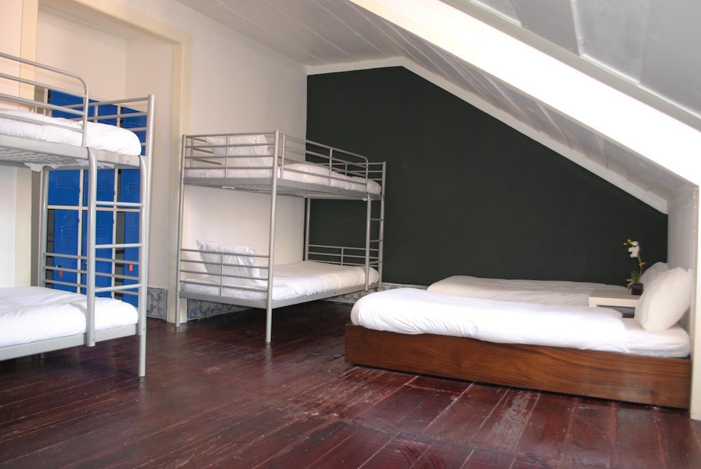 Ph In Chiado Hostel