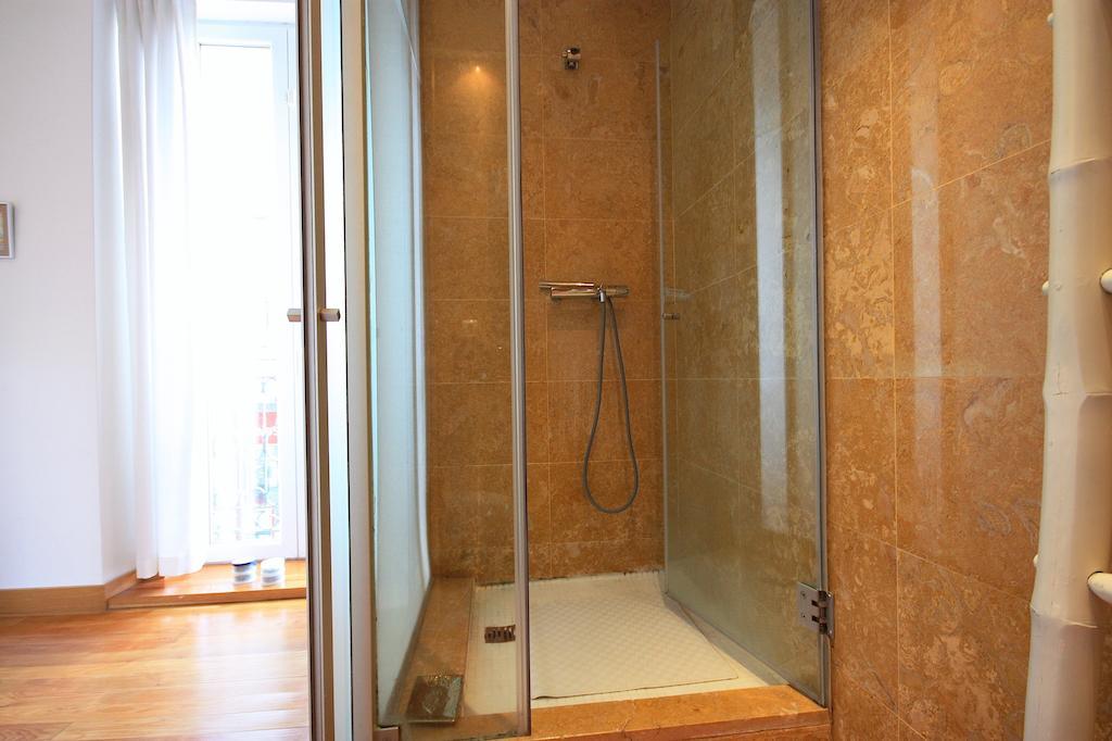 Myplace - - Camoes Lisboa