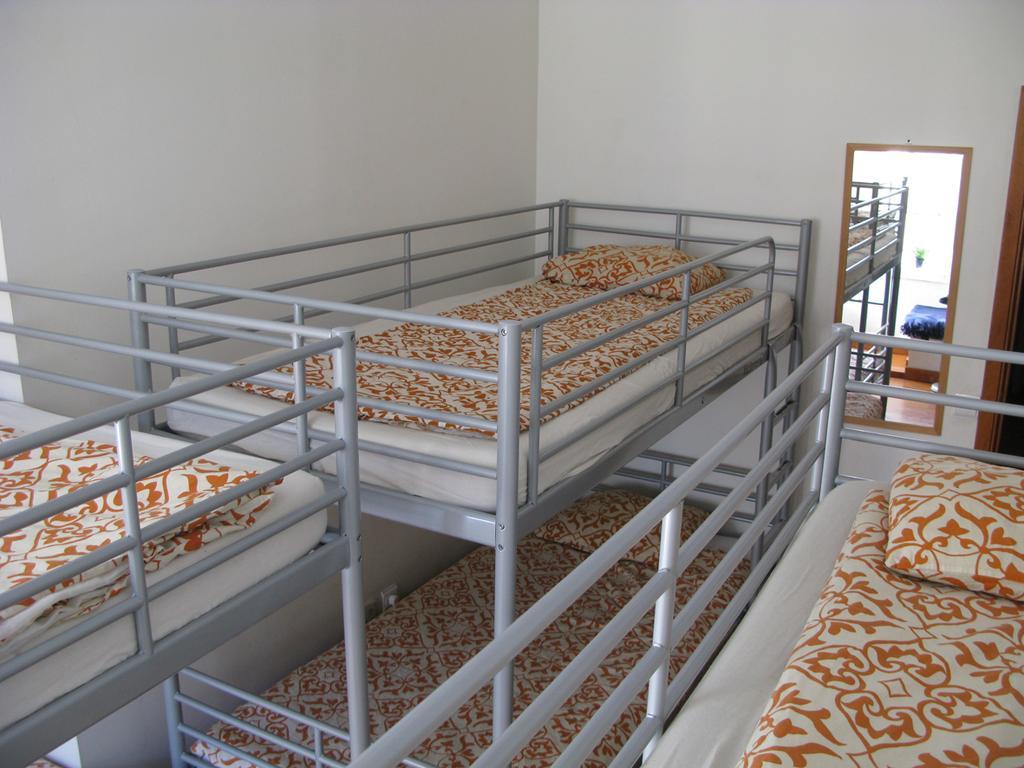 Auberge de jeunesse Johnie's Place & Suites