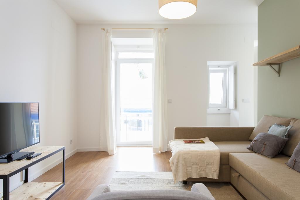 Altido Cosy 2br Apt With Terrace In Penha De França, 5mins From The Viewpoint Of Monte Agudo Lisboa