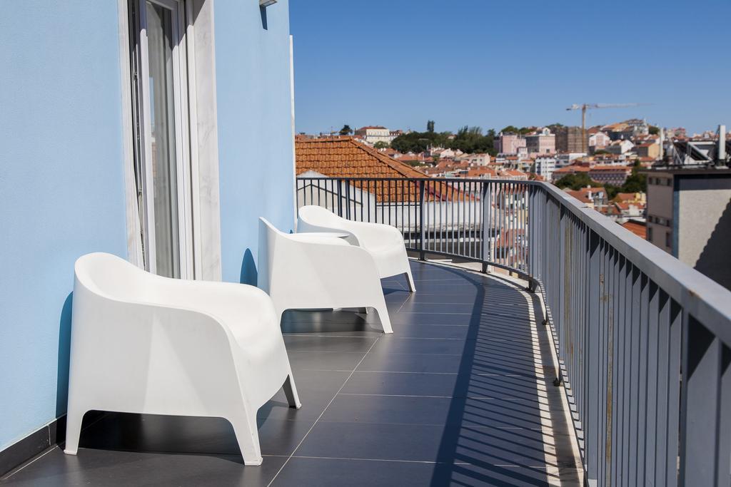 Apartment Joivy Joyful 2br With Terrace Nearby Sao Bento Palace *