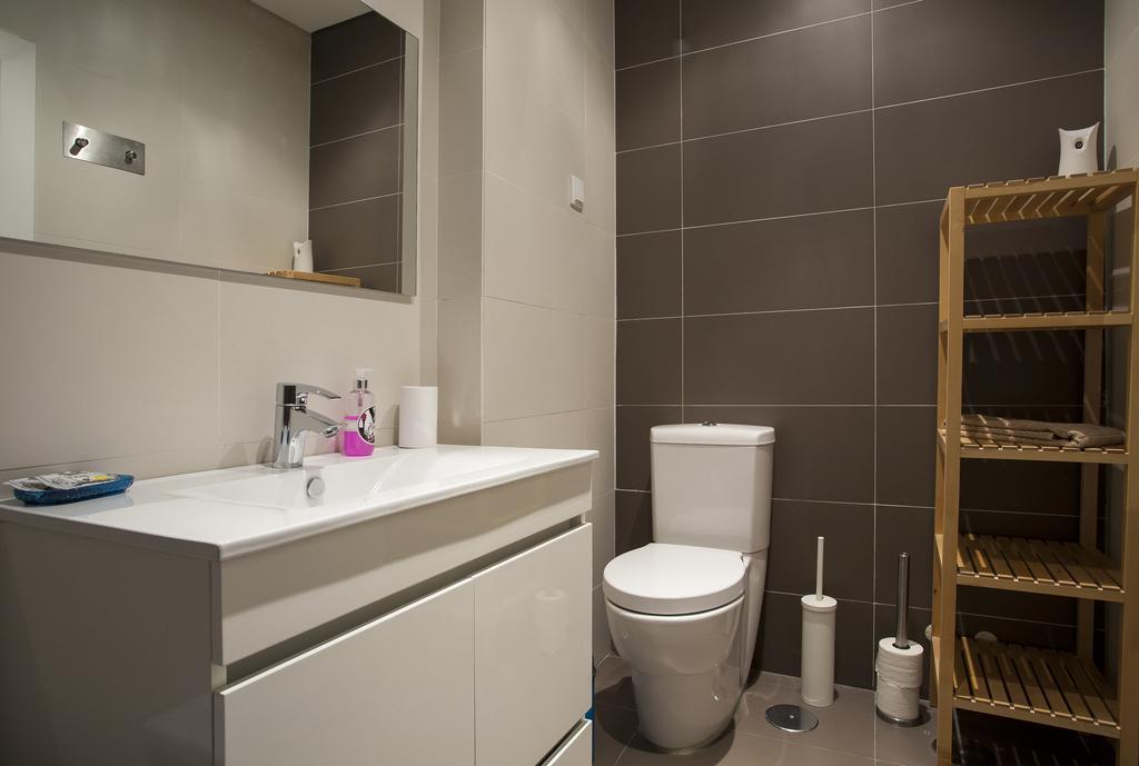 Joivy Joyful 2br With Terrace Nearby Sao Bento Palace * Lissabon