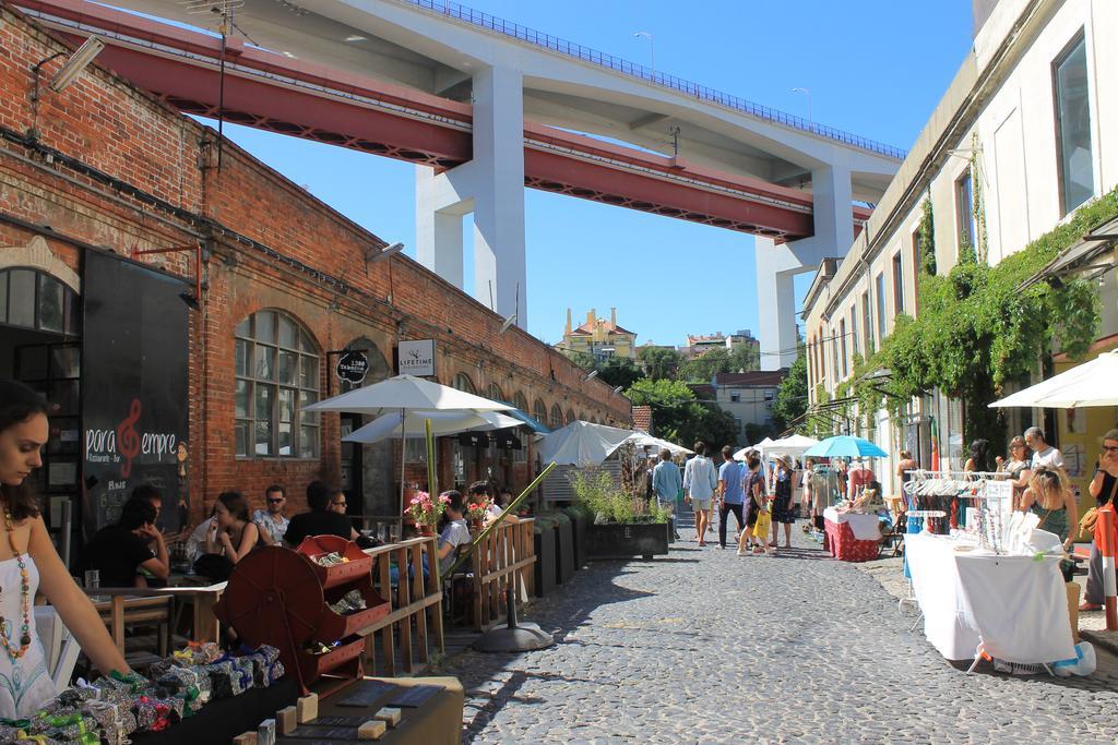 April Bridge House * Lisbon