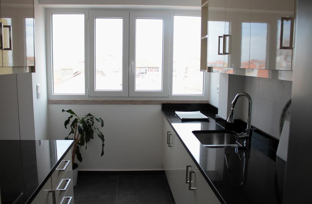 New Graca Spacious Apartment Lisbon